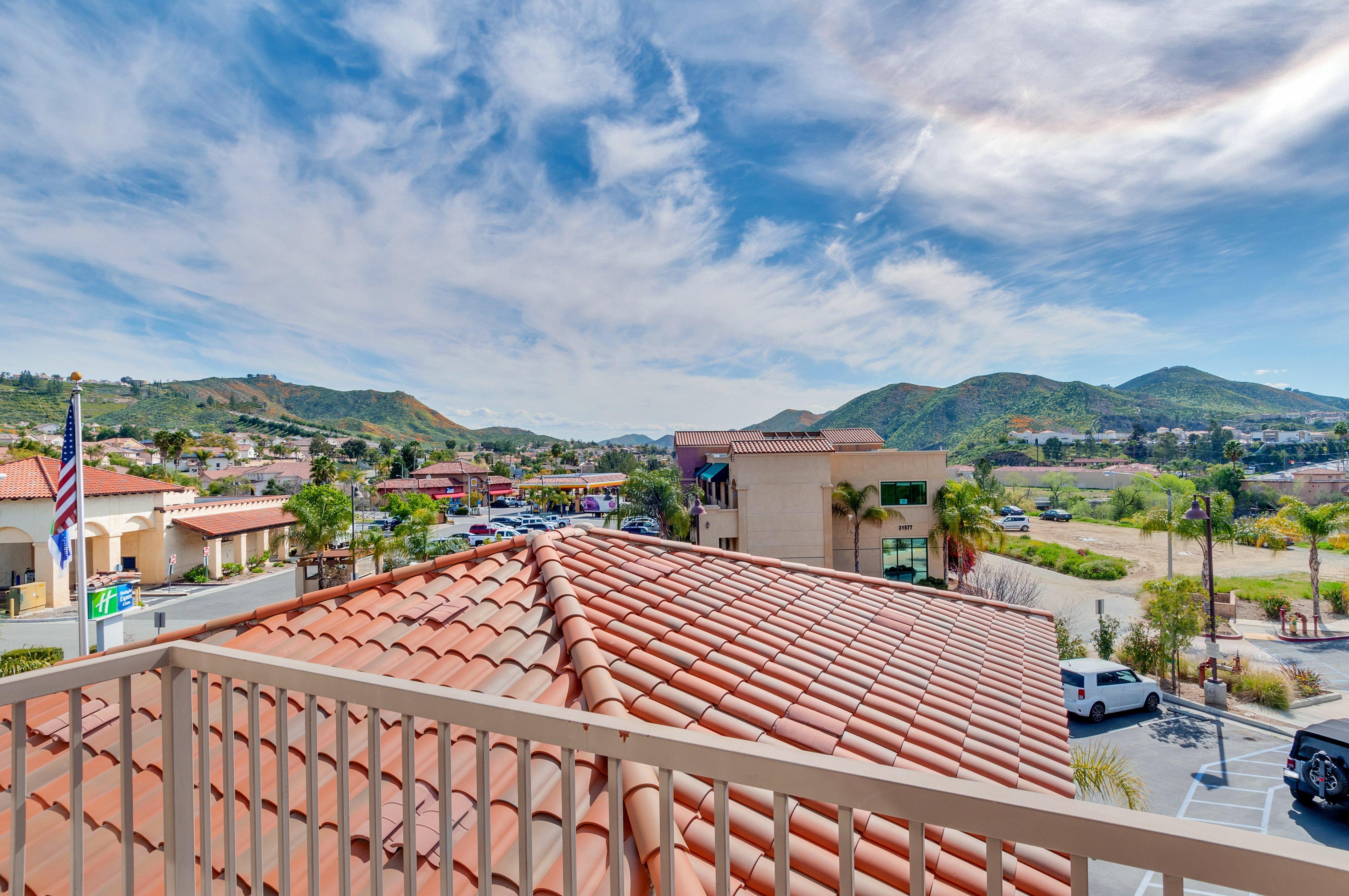 Holiday Inn Express Hotel & Suites Lake Elsinore By Ihg Dış mekan fotoğraf