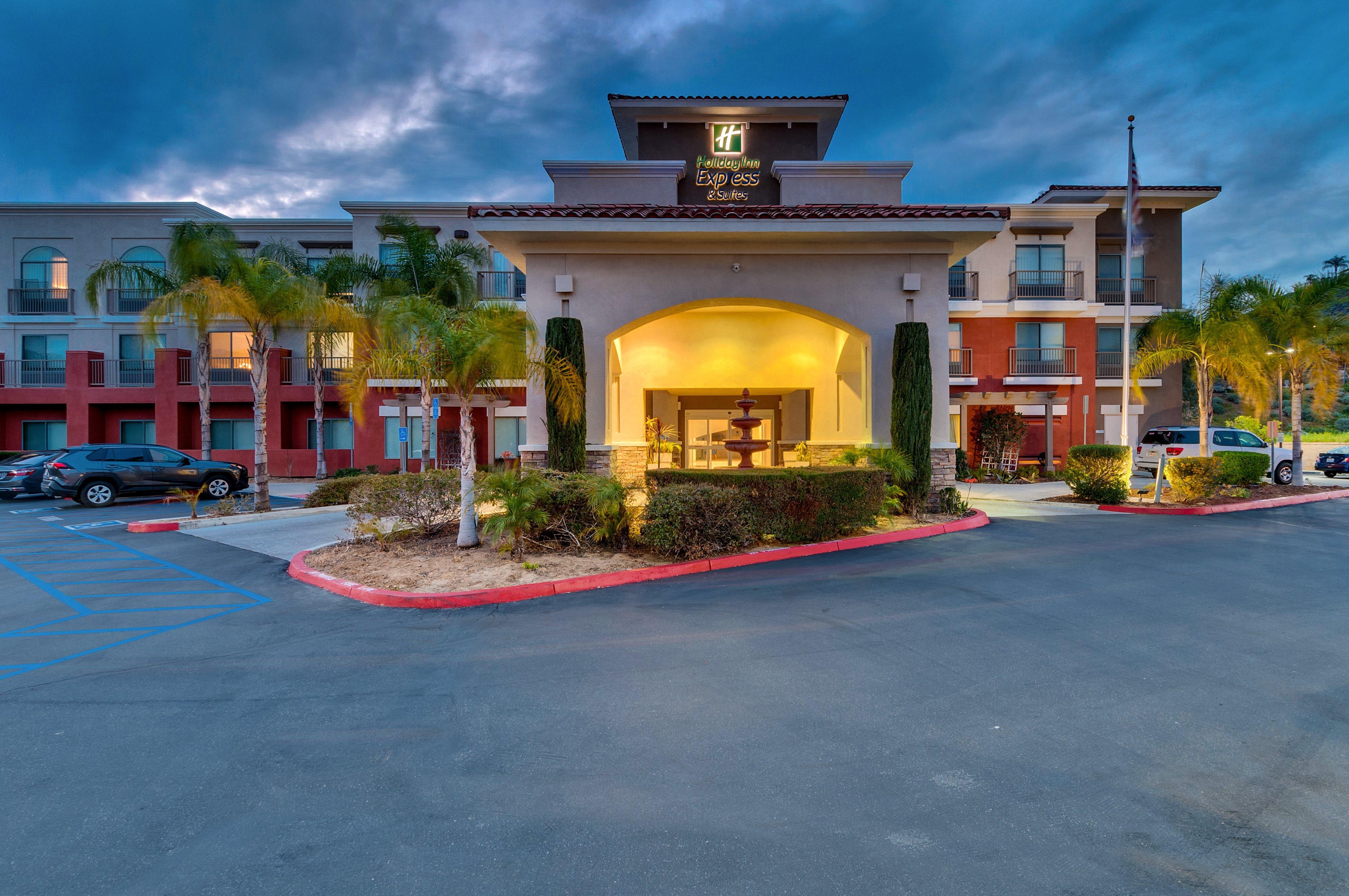 Holiday Inn Express Hotel & Suites Lake Elsinore By Ihg Dış mekan fotoğraf