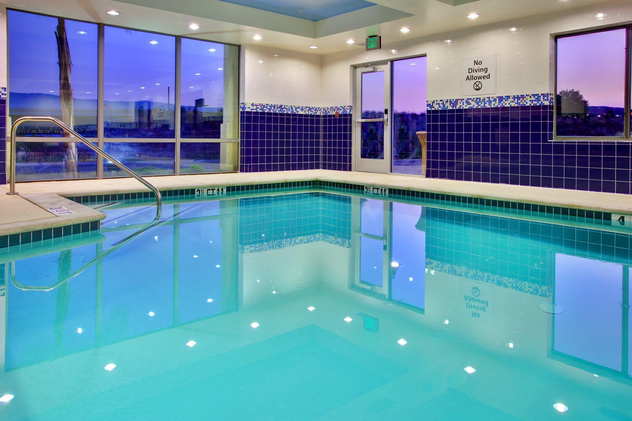 Holiday Inn Express Hotel & Suites Lake Elsinore By Ihg Dış mekan fotoğraf
