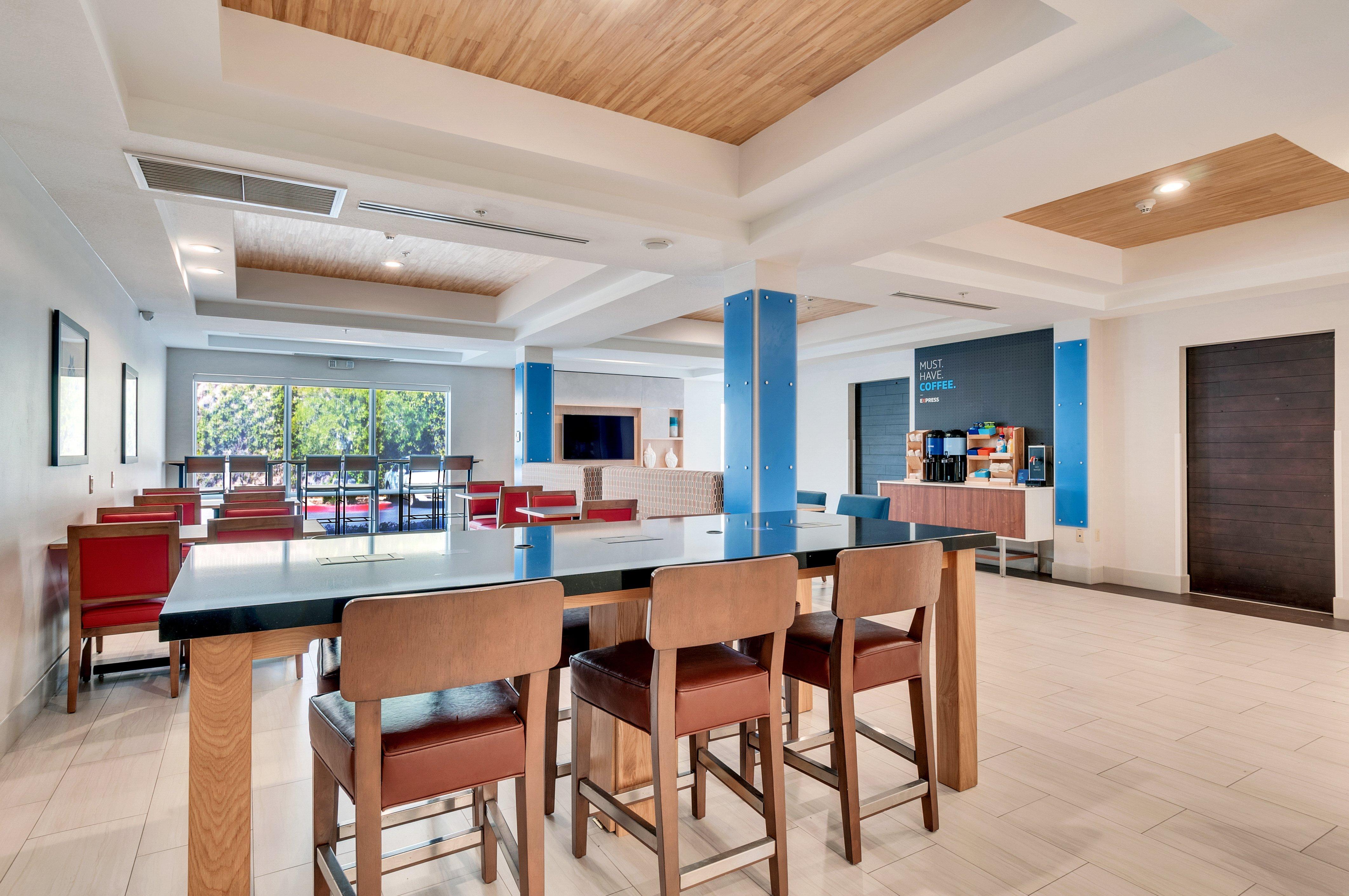 Holiday Inn Express Hotel & Suites Lake Elsinore By Ihg Dış mekan fotoğraf