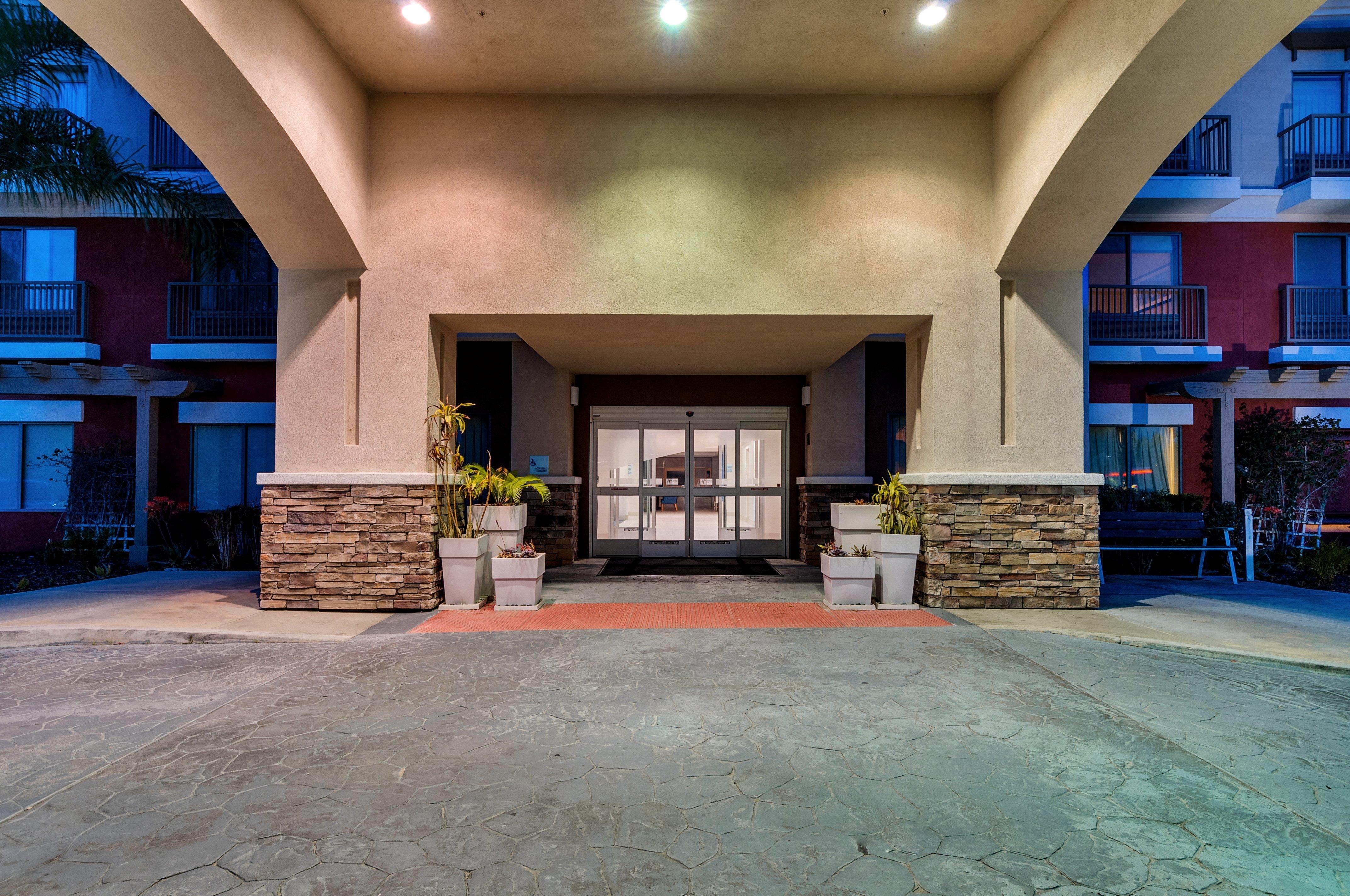 Holiday Inn Express Hotel & Suites Lake Elsinore By Ihg Dış mekan fotoğraf