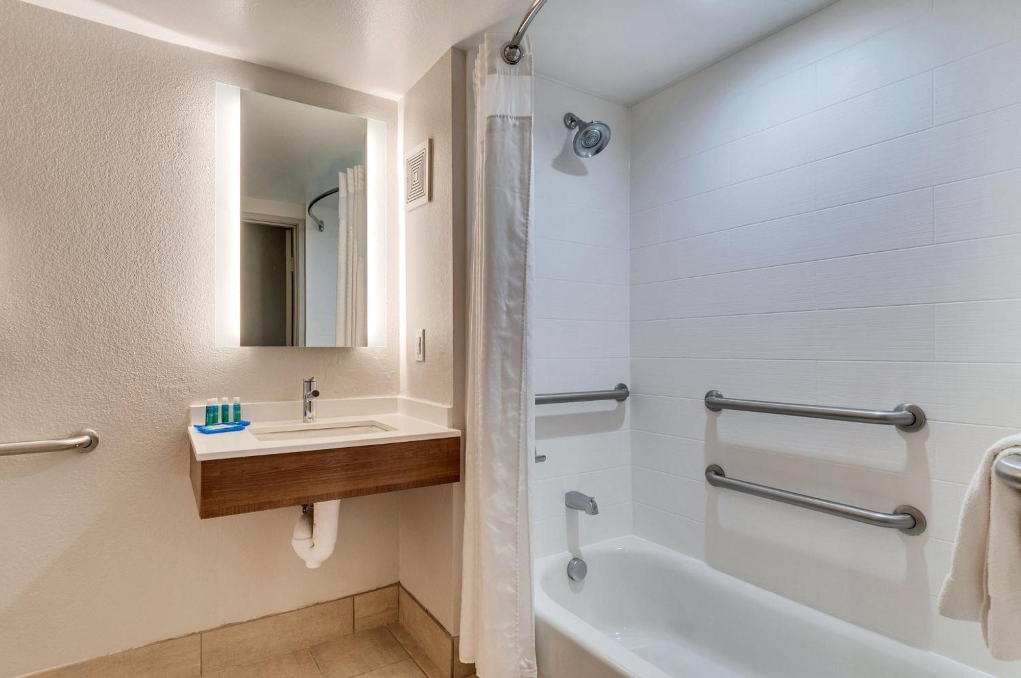 Holiday Inn Express Hotel & Suites Lake Elsinore By Ihg Dış mekan fotoğraf